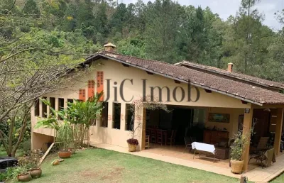 Casa de campo à venda na cidade de águas de lindóia-sp