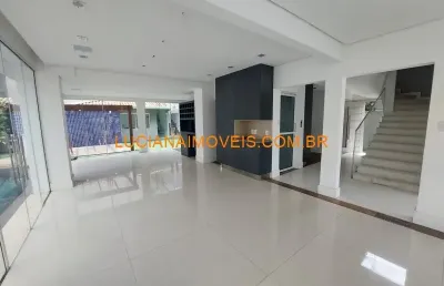 Casa com 2 quartos para alugar na Rua Angatuba, Pacaembu, São Paulo