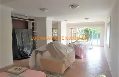 Ótima casa assobradada com 3 pisos - 4 suites e 6 vagas