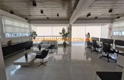 Sala comercial para alugar na Rua Pio XI, Alto da Lapa, São Paulo