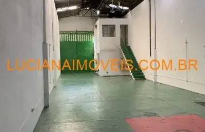 Galpão de 241 m² en vão livre com pedireito de 7 m. na vla anastacio