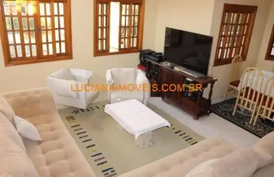 Sobrado para venda possui 400 metros quadrados com 4 quartos