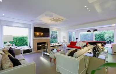Casa em condomínio fechado com 5 quartos à venda na avenida coronel marcos, 1645, ipanema, porto alegre, 459 m2 por r$ 5.489.000
