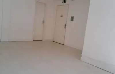 Sala comercial à venda na avenida osvaldo aranha, 1070, bom fim, porto alegre, 28 m2 por r$ 167.000