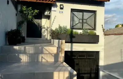 Casa com 4 quartos à venda na rua victor silva, 224, camaquã, porto alegre, 212 m2 por r$ 780.000
