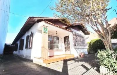Casa com 4 quartos à venda na avenida niterói, 527, medianeira, porto alegre, 200 m2 por r$ 535.000