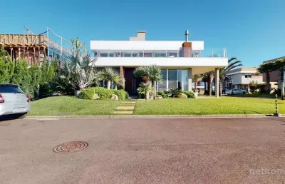 Casa em condomínio fechado com 4 quartos à venda na avenida paraguassu, centro, xangri-lá, 460 m2 por r$ 4.790.000
