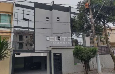 Cobertura com 103 m² de área privativa, 02 dormitórios sendo 01 suíte, 02 vagas de garagem cobertas e determinadas com tomada para carro elétrico.