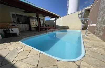 Casa à venda com 4 dormitórios, suíte e piscina no condomínio veneza em cézar de souza - mogi das cruzes