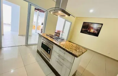 Casa  (sobrado) à venda, com 3 dormitórios, 136m² de área útil e uma maravilhosa área gourmet no bairro mogi moderno em mogi das cruzes, são paulo.