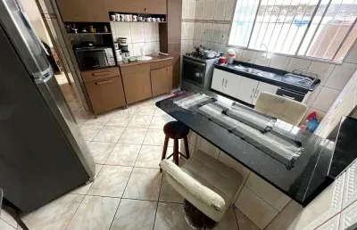 Sobrado para venda com 500m² de terreno, 4 dormitórios e suíte com amplo quintal com edícula na vila brasileira em mogi das cruzes-sp