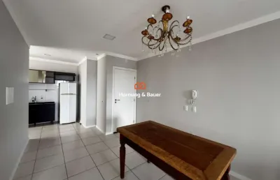 Apartamento semimobiliado com suíte à venda em torres!