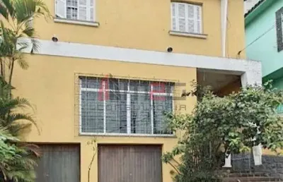 Amplo sobrado com quintal, edícula e 4 vagas no jardim da bandeiras.
