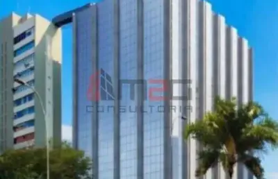 Aluga-se / vende-se meia laje comercial na faria lima em prédio reformado