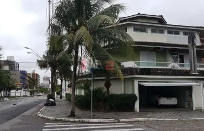 Casa assobradada à venda na praia grande, vila guilermina.