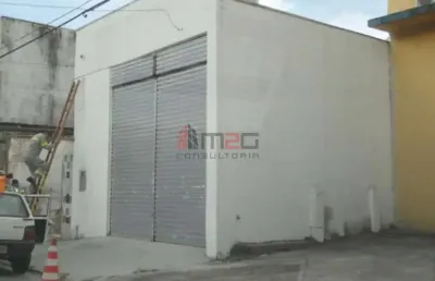 Galpão com escritório para locação na vila anastácio.