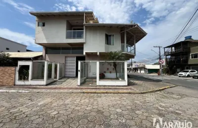 Sobrado com 3 dormitórios para alugar, 390 m² por r$ 5.600,00/mês - são joão - itajaí/sc