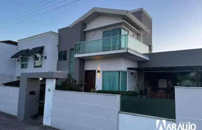 Casa com 3 dormitórios para alugar - centro - navegantes