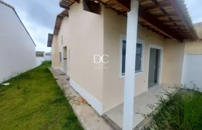 Casa com 2 quartos à venda na rua douglas marques rienti, jardim atlântico leste (itaipuaçu), maricá por r$ 400.000