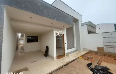 Casa com 3 quartos à venda na rua maria tereza miranda santos da costa, jardim atlântico oeste (itaipuaçu), maricá por r$ 720.000