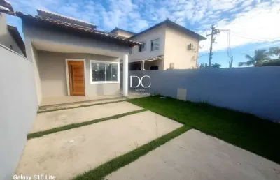 Casa com 2 quartos à venda na rua noventa e dois, 73, jardim atlântico leste (itaipuaçu), maricá por r$ 450.000