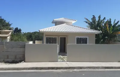 Casa com 2 quartos à venda na rua sessenta e três, jaconé (ponta negra), maricá por r$ 370.000