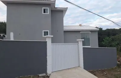 Casa com 3 quartos à venda na rua camarões, cajueiros (itaipuaçu), maricá por r$ 380.000