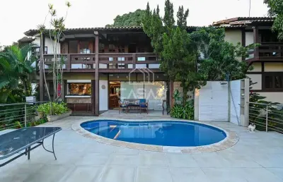 Casa em condomínio fechado com 4 quartos à venda na rua amadeu gomes, 126, sapê, niterói, 401 m2 por r$ 2.200.000