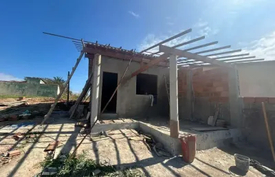 Casa com 2 quartos à venda na rua santa rita de cássia, cordeirinho (ponta negra), maricá por r$ 490.000