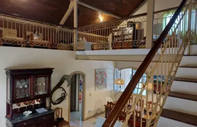 Casa com 3 quartos à venda na rua rubem risemberg, 411, piratininga, niterói, 221 m2 por r$ 900.000