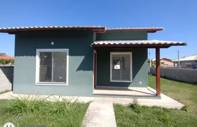 Casa em condomínio fechado com 2 quartos à venda na rua raul alfredo de andrade, caxito, maricá, 110 m2 por r$ 495.000