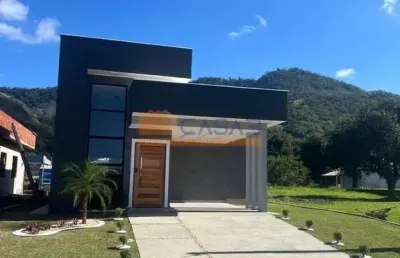 Casa em condomínio fechado com 3 quartos à venda na rua a, inoã, maricá por r$ 580.000