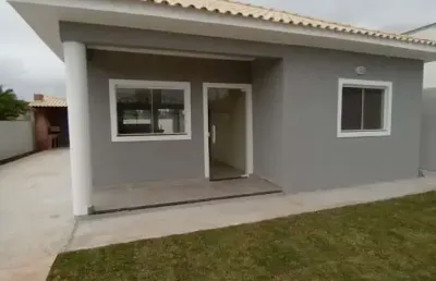 Casa com 3 quartos à venda na rua georgilei rodrigues, jardim atlântico leste (itaipuaçu), maricá, 95 m2 por r$ 590.000