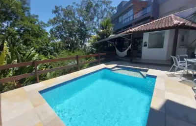 Casa em condomínio fechado com 5 quartos à venda na estrada francisco da cruz nunes, piratininga, niterói, 488 m2 por r$ 1.426.000