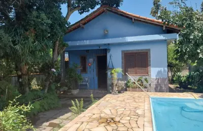 Casa com 4 quartos à venda na rua abrahão tavares de moraes, 15, jardim atlântico leste (itaipuaçu), maricá por r$ 385.000
