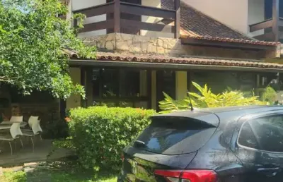 Casa em condomínio fechado com 3 quartos à venda na rua perminio mendonça souza, 190, itaipu, niterói por r$ 1.200.000