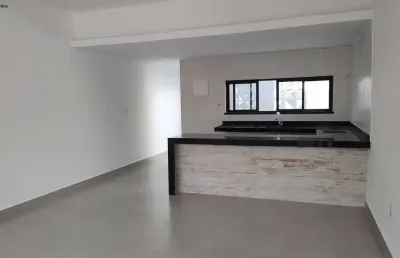 Casa com 3 quartos à venda na rua cinquenta e cinco ( rua sergio aguiar de oliveira), jardim atlântico central (itaipuaçu), maricá por r$ 550.000