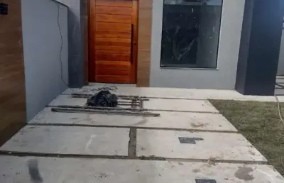 Casa com 3 quartos à venda na rua general emir, jardim atlântico oeste (itaipuaçu), maricá por r$ 770.000