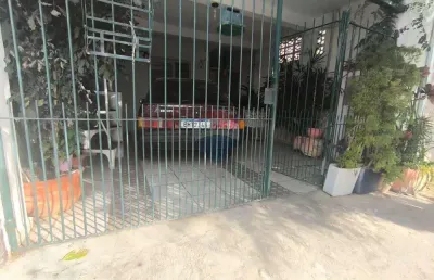 Aluga-se casa no galo branco, superior | ambiente familiar | aceita somente pet pequeno porte