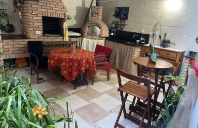 Casa à venda em cotia, sp - condomínio village wimbledon - jardim passárgada i: descubra o conforto e segurança a 500 metros da raposo tavares