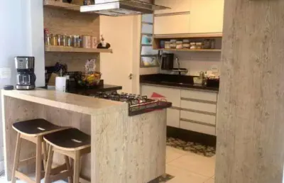 Casa à venda em cotia: conforto e modernidade no condomínio village de wimbledon / jardim passárgada i