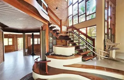 Casa impecável em condomínio nova higienópolis - 4 dormitórios, 3 suítes, piscina e sauna em jandira/sp:  vende!