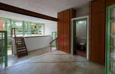 •	viva na floresta com conforto e design! chácara autoral com loft, estúdio e lago