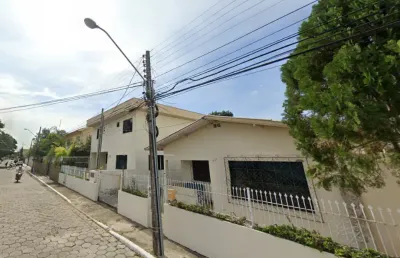 Sobrado a venda com 3 dormitórios + casa com 2 dormitórios