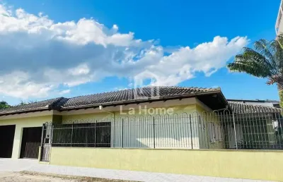 Casa com 3 quartos à venda no belchior alto, gaspar , 321 m2 por r$ 970.000