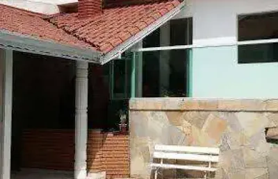 Sobradão com piscina na v. floresta! 5 dorms, 4 vagas!