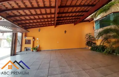 Excelente sobrado com 3 suítes  e 3 vagas na vila scarpelli