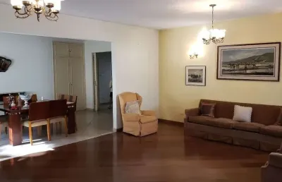 Casa no alto de pinheiros- 4 dormitórios sendo 1 suíte- 450m² de terreno