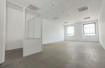 Sala com excelente iluminação, confortável e em localização ideal - cea i