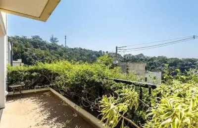 Em rua sem saída, com verde exuberante e cheia de modernidade - valville 2